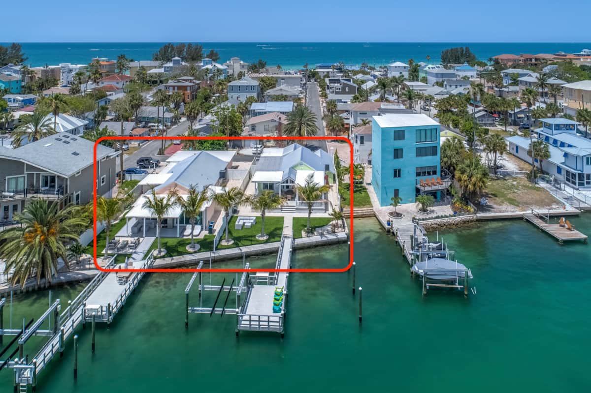 Island Waterfront Retreat, photo 3