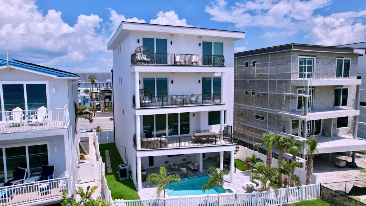Beach Three: Style Meets the Shore w/ Pool and Spa, Treasure Island