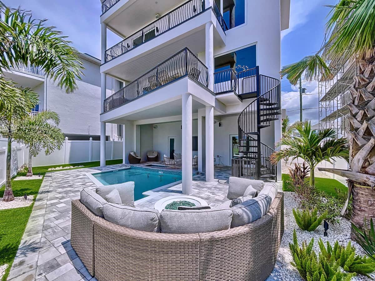Beach Two: Style Meets the Shore w/ Pool and Spa, Treasure Island